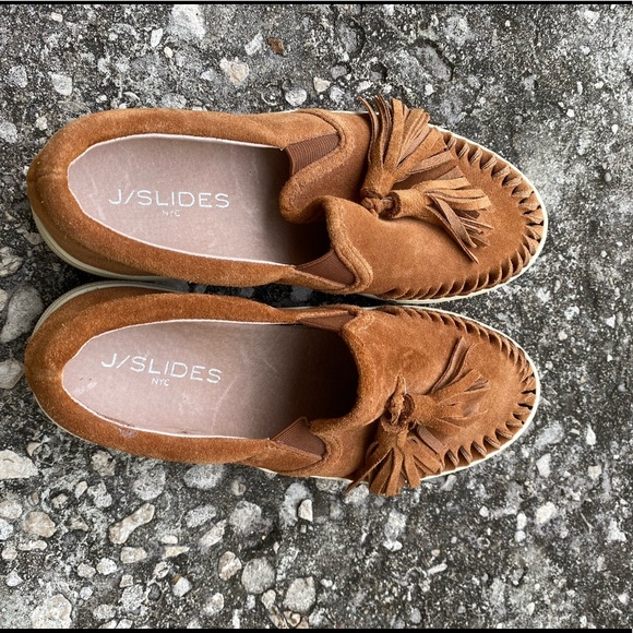 J/SLIDES camel suede perforated tassel platform loafers - Picture 2 of 11